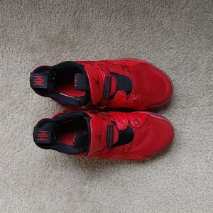 Air Jordan 33 University Red